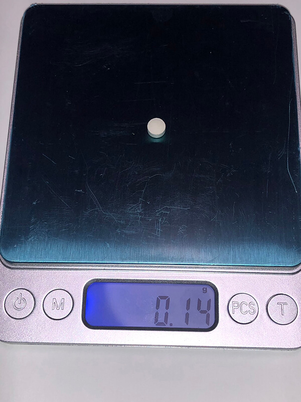 フィリトラプロフェッショナル1錠の重さ計測：0.14g